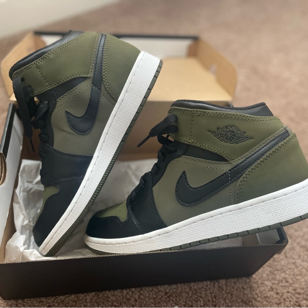AIR JOEDAN MIDS